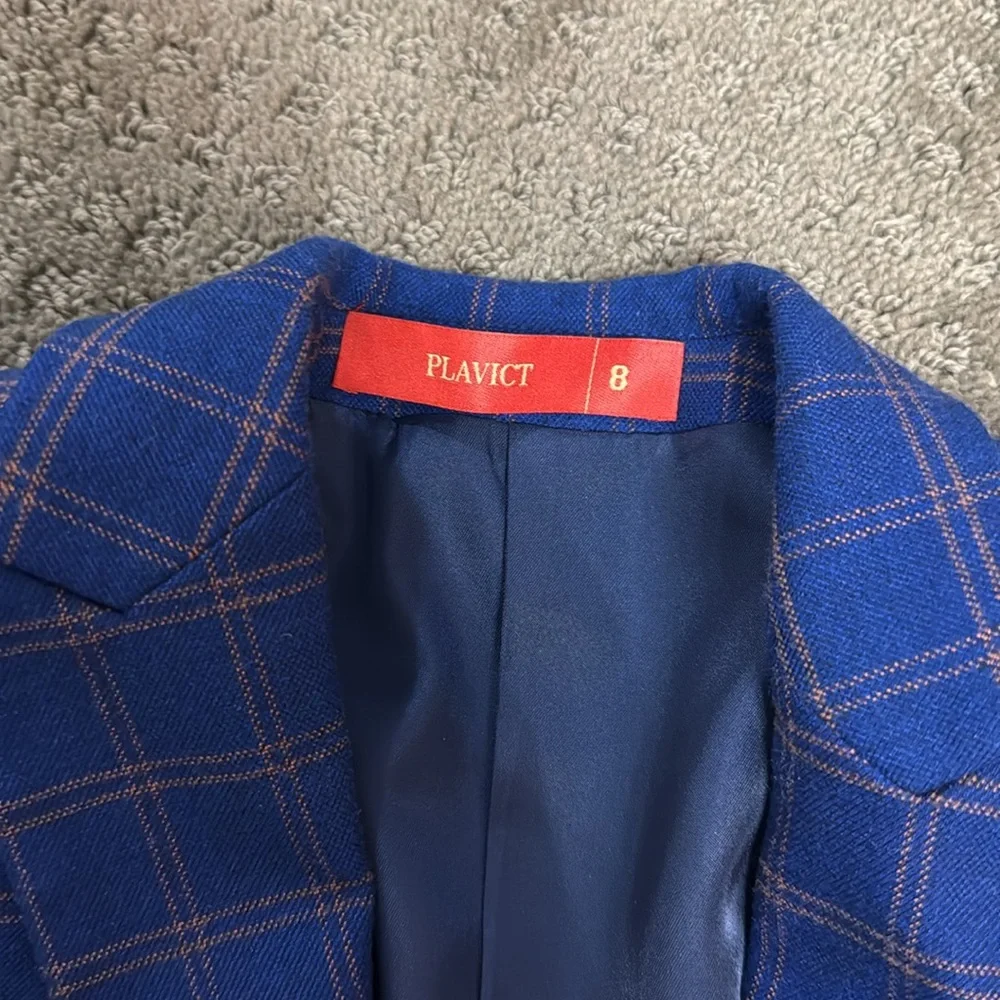 Boys size 8 suit- 4 pieces - Picture 3 of 6